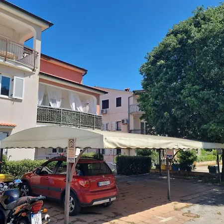 Apartment Clara With Terrace